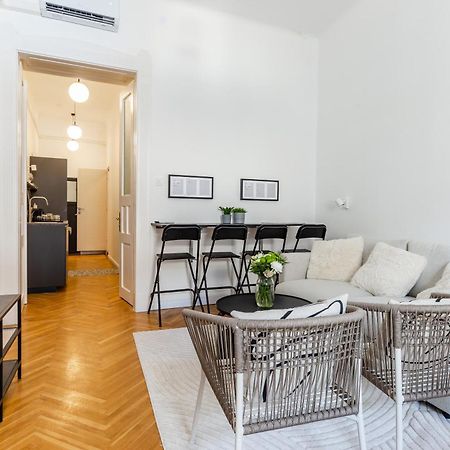 Tas Apartments บูดาเปสต์ ภายนอก รูปภาพ